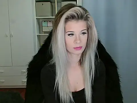 KristineGlow online show from November 21, 7:07 am