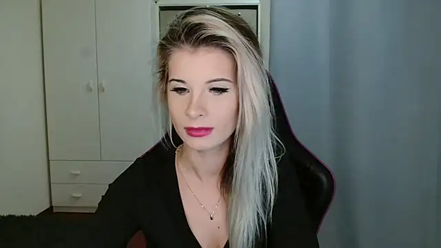 KristineGlow online show from December 3, 7:27 am