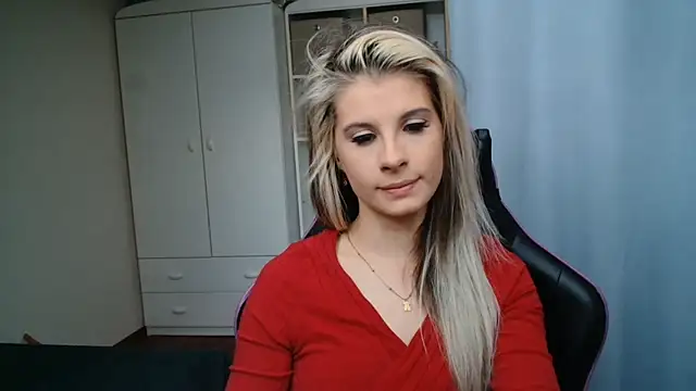 KristineGlow online show from May 7, 6:41 am