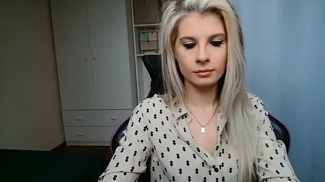 KristineGlow online show from May 9, 6:29 am