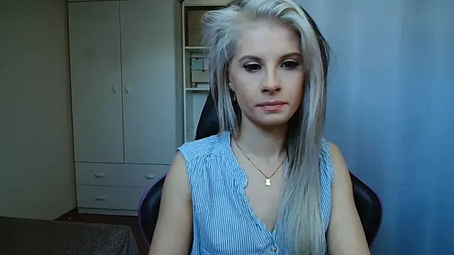 KristineGlow online show from May 22, 6:20 am