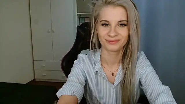 KristineGlow online show from May 27, 6:27 pm