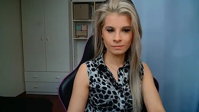 KristineGlow online show from June 1, 6:15 am