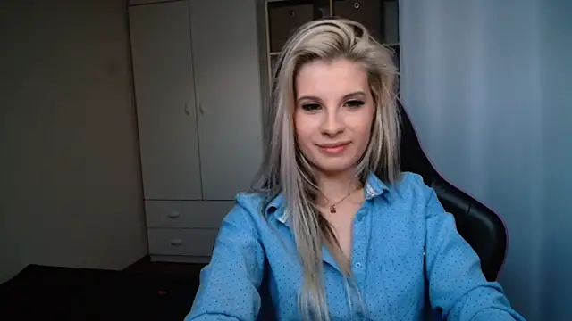 KristineGlow online show from June 16, 6:32 pm