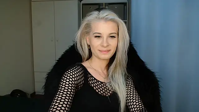 KristineGlow online show from July 7, 2:10 pm
