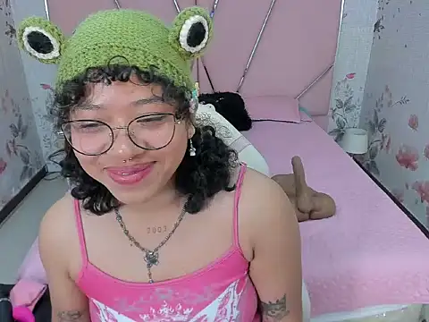 Snapshot of SafiroAgataaa chatting on September 9, 12:26 pm SafiroAgataaa online show from September 9, 12:26 pm