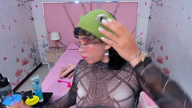 Snapshot of SafiroAgataaa chatting on September 13, 7:57 pm SafiroAgataaa online show from September 13, 7:57 pm