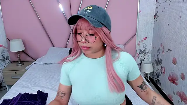 Snapshot of SafiroAgataaa chatting on September 22, 9:39 pm SafiroAgataaa online show from September 22, 9:39 pm