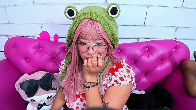 Snapshot of SafiroAgataaa chatting on October 5, 8:12 am SafiroAgataaa online show from October 5, 8:12 am