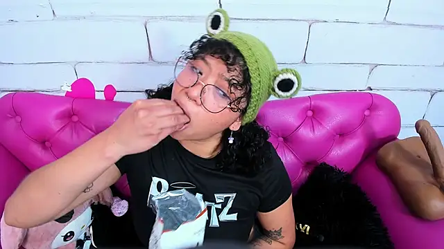 Snapshot of SafiroAgataaa chatting on October 6, 7:55 pm SafiroAgataaa online show from October 6, 7:55 pm