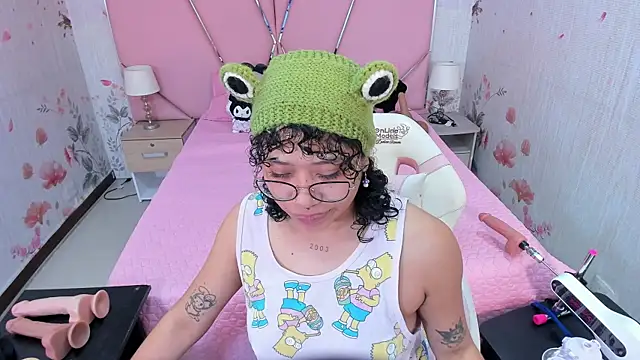 Snapshot of SafiroAgataaa chatting on October 15, 7:36 pm SafiroAgataaa online show from October 15, 7:36 pm