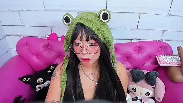 Snapshot of SafiroAgataaa chatting on November 15, 2:53 am SafiroAgataaa online show from November 15, 2:53 am