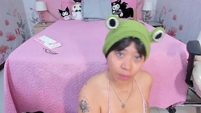 Snapshot of SafiroAgataaa chatting on November 20, 3:18 am SafiroAgataaa online show from November 20, 3:18 am