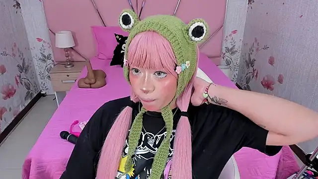 Snapshot of SafiroAgataaa chatting on December 18, 3:01 am SafiroAgataaa online show from December 18, 3:01 am