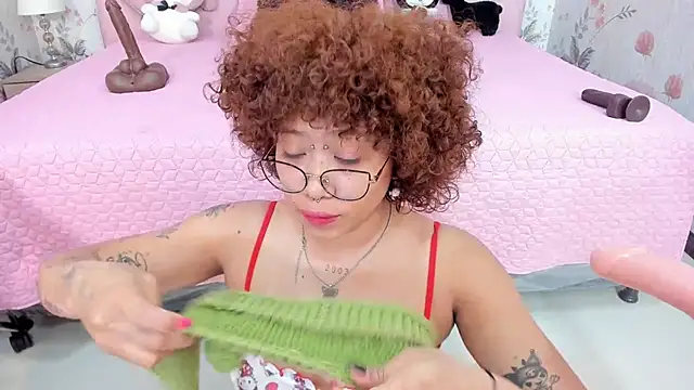 SafiroAgataaa online show from March 4, 1:44 am