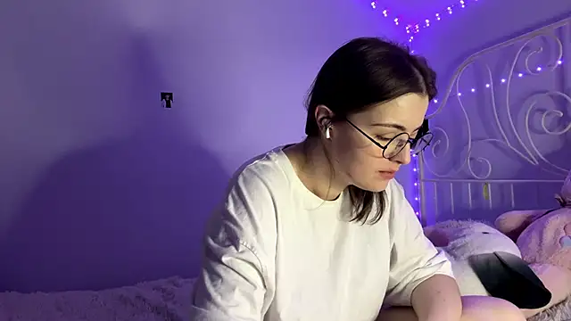 Snapshot of HoneyMist chatting on November 7, 3:12 pm HoneyMist online show from November 7, 3:12 pm