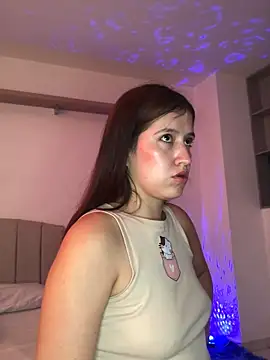 BrunnetAri  online show from October 11, 2:37 pm