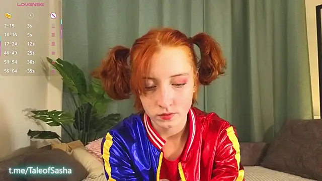 JuanaFriesz online show from October 31, 7:20 am