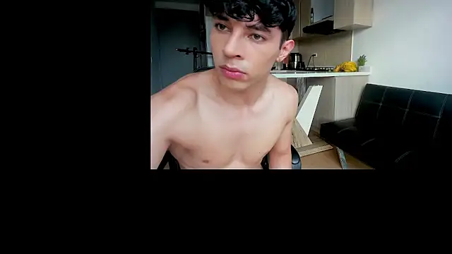 Snapshot of im_jero chatting on January 10, 10:14 pm im jero online show from January 10, 10:14 pm