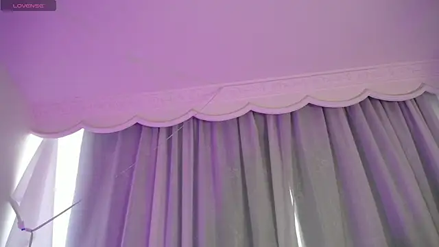 Annie A  online show from September 27, 11:59 am