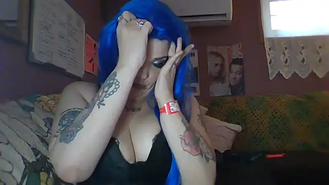 Snapshot of thickasstley chatting on April 29, 9:54 pm thickasstley online show from April 29, 9:54 pm