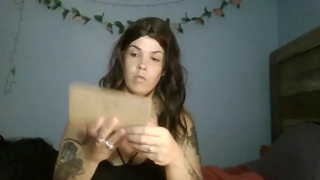 Snapshot of thickasstley chatting on June 2, 7:49 pm thickasstley online show from June 2, 7:49 pm