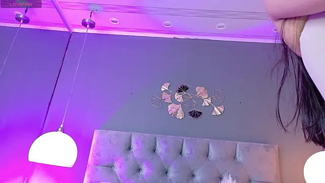 kendalFox  online show from February 19, 4:30 am