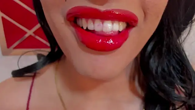 Snapshot of sweet_Elizabeth chatting on May 27, 1:19 pm sweet Elizabeth online show from May 27, 1:19 pm