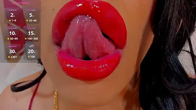 Snapshot of sweet_Elizabeth chatting on June 17, 1:45 pm sweet Elizabeth online show from June 17, 1:45 pm