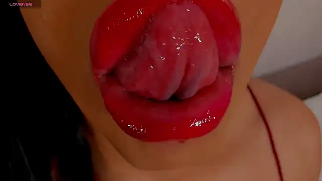 Snapshot of sweet_Elizabeth chatting on July 28, 2:13 pm sweet Elizabeth online show from July 28, 2:13 pm