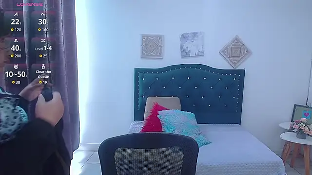 SammySmall F w online show from March 14, 1:27 pm