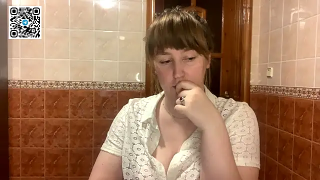 MaroonMoon  online show from January 6, 8:56 pm