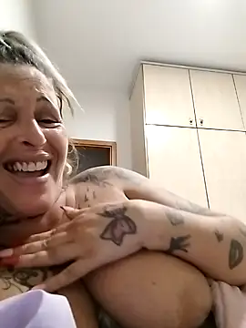 Snapshot of canariamorbosa chatting on October 5, 11:35 pm canariamorbosa online show from October 5, 11:35 pm