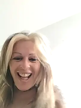 Snapshot of canariamorbosa chatting on November 5, 8:36 am canariamorbosa online show from November 5, 8:36 am