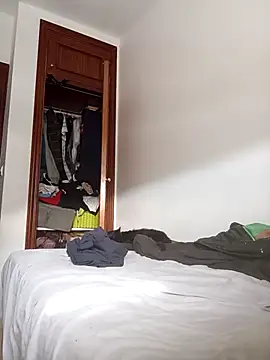 Snapshot of oscartres chatting on October 16, 2:40 pm oscartres online show from October 16, 2:40 pm