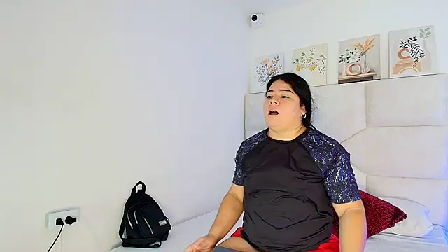 Snapshot of elizawiliamst chatting on May 18, 12:22 pm elizawiliamst online show from May 18, 12:22 pm