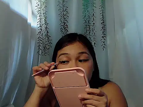 Snapshot of Zachariah_05 chatting on November 28, 7:11 am Zachariah 05 online show from November 28, 7:11 am