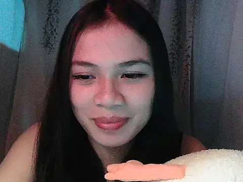 Snapshot of Zachariah_05 chatting on December 15, 12:09 pm Zachariah 05 online show from December 15, 12:09 pm