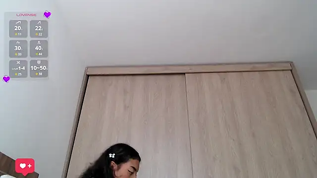 Snapshot of WendySuns_ chatting on October 28, 6:43 pm WendySuns online show from October 28, 6:43 pm