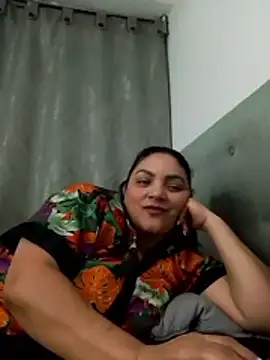 Snapshot of tiffany_Johnson1 chatting on May 17, 1:58 am tiffany Johnson1 online show from May 17, 1:58 am