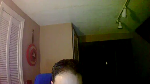 Snapshot of Thebatman1994 chatting on December 17, 5:24 am Thebatman1994 online show from December 17, 5:24 am