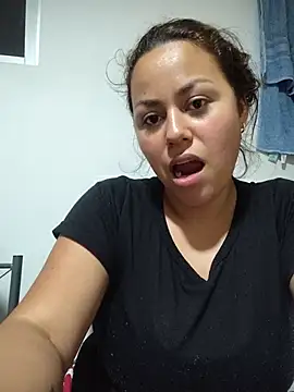 Snapshot of camila-titis chatting on June 28, 2:17 am camila-titis online show from June 28, 2:17 am