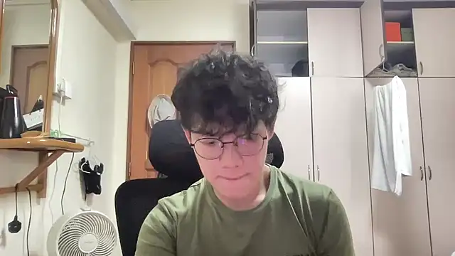 Passionatetwink2 online show from November 1, 7:32 am