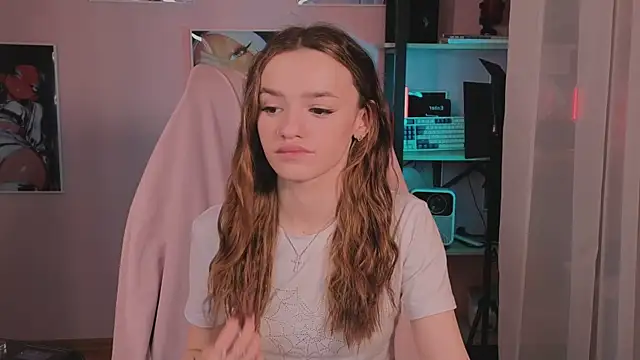 E l i z e  online show from May 6, 5:14 am
