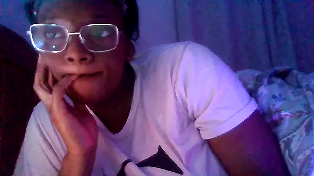 Snapshot of SexyGemBeautyX chatting on November 23, 6:19 pm SexyGemBeautyX online show from November 23, 6:19 pm