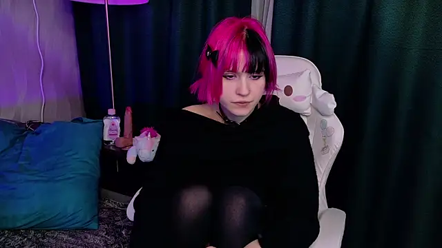 KikiMoor online show from October 23, 9:19 am