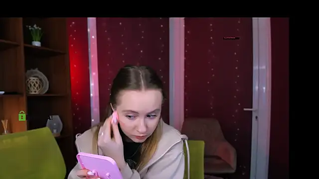 mila glow1 online show from November 27, 7:27 pm