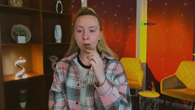 mila glow1 online show from May 2, 6:46 pm