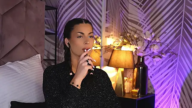 EvaRhea online show from December 4, 4:00 am