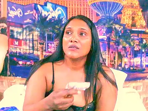 Snapshot of IndianSexyLady4u chatting on September 19, 6:15 am IndianSexyLady4u online show from September 19, 6:15 am